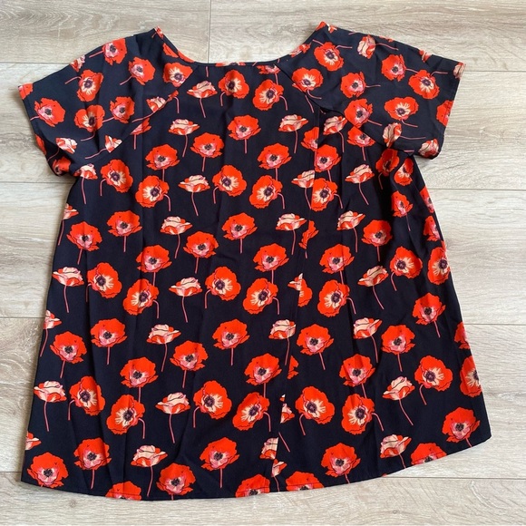 Cabi 3251 Flanders Poppy shirt blouse split back size medium - Picture 5 of 10